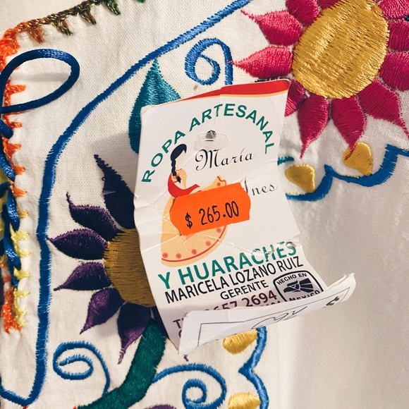 NWT Handmade Embroidered Linen Mexican Blouse - Picture 3 of 4